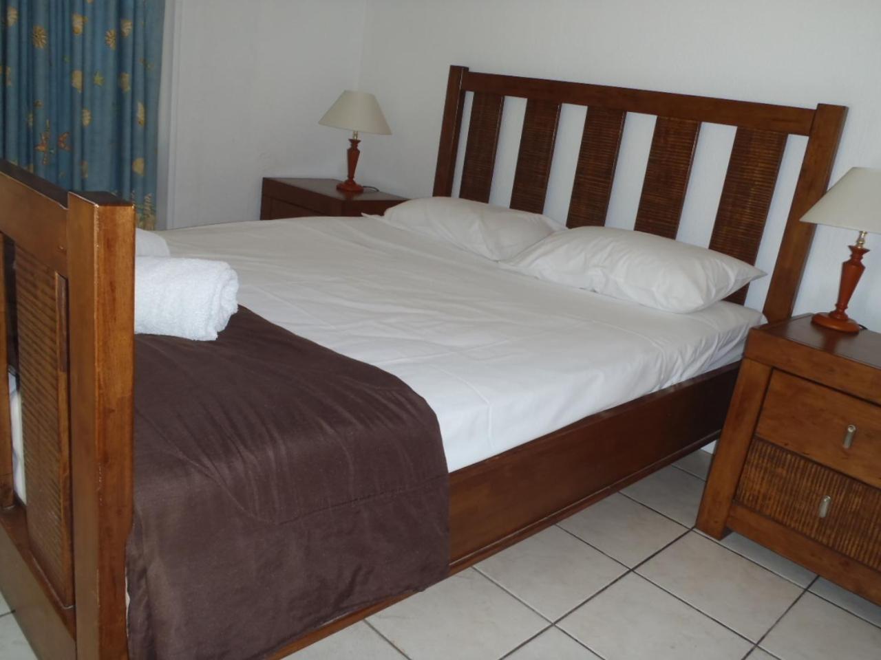 Beachside Holiday Units Боуен Екстериор снимка