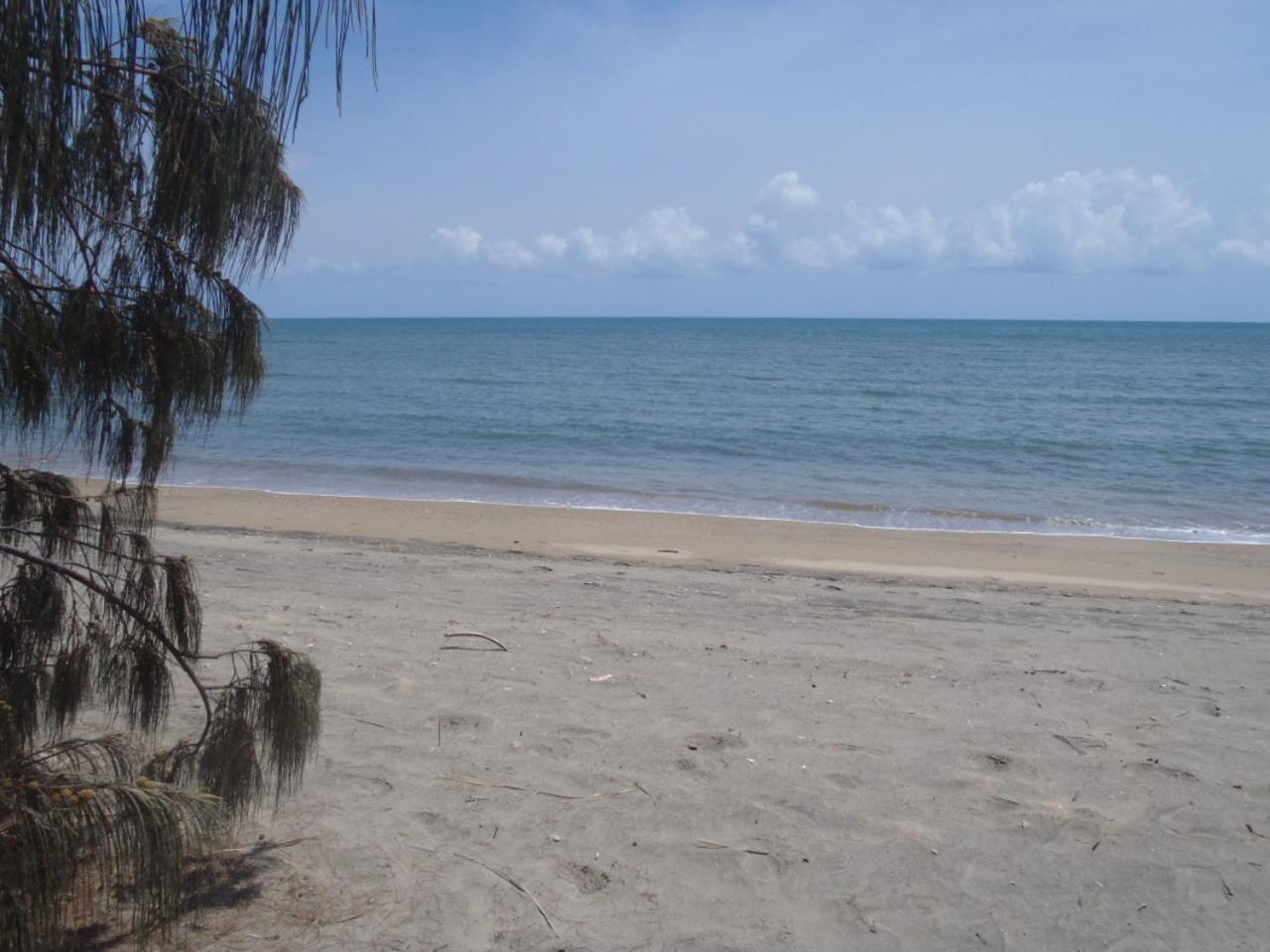 Beachside Holiday Units Боуен Екстериор снимка