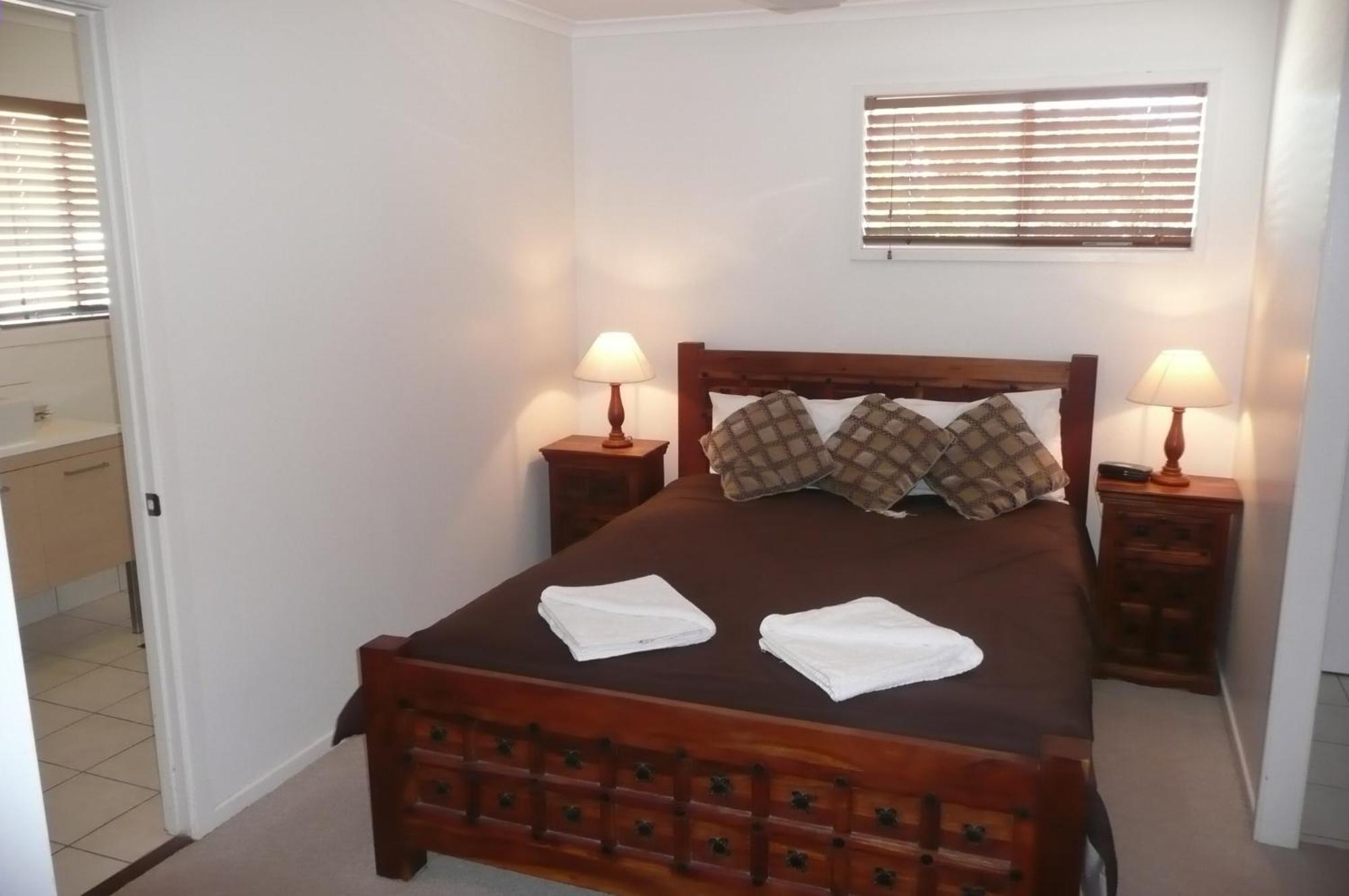 Beachside Holiday Units Боуен Екстериор снимка
